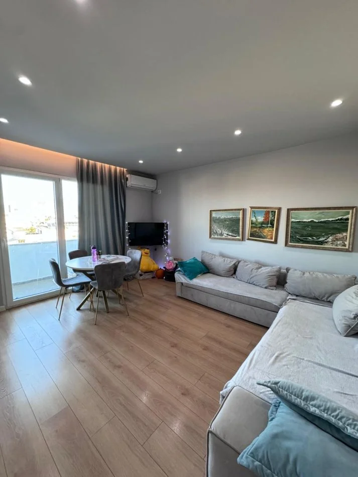 Tirane, shitet apartament 1+1 Kati 4, 74 m² 135.000 € (Rruga Osman Jonuzi)