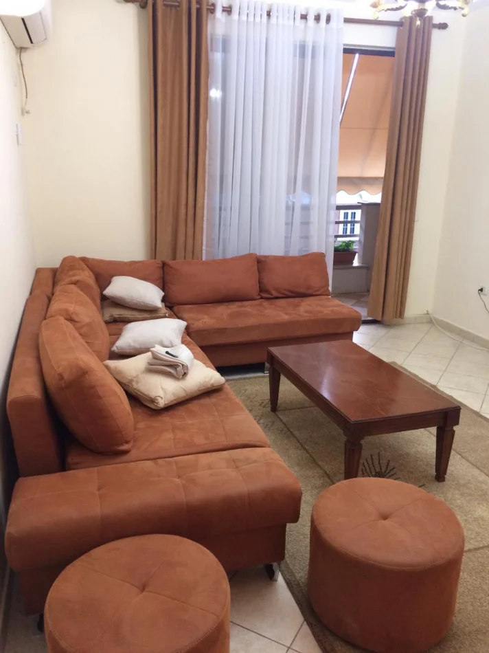 Tirane, jepet me qera, KOMPLEKSI PANORAMA, pa-komision I DISKUTUESHEM, apartament 3+1+Ballkon Kati 5, 120 m²