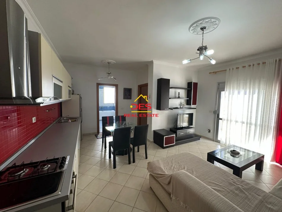 Shqiperi, jepet me qera apartament 1+1+Ballkon Kati 5, 70 m² 250 € (Rruga Murat Tërbaçi)