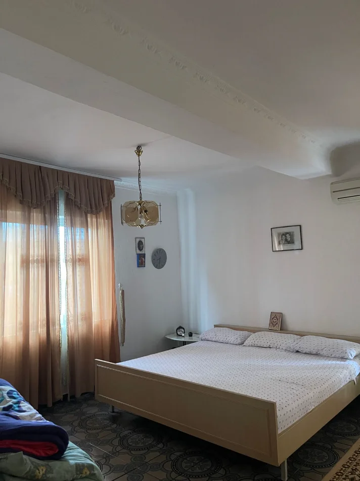 Tirane, shitet Vile 3 Katshe Kati 2, 200 m² 1.450.000 € 