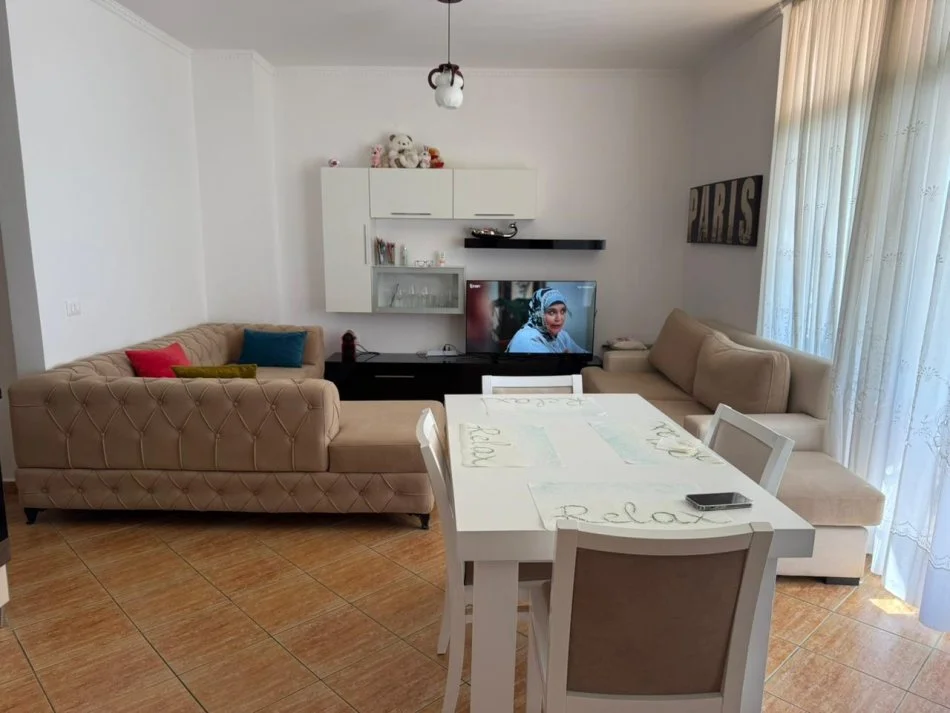 Durres, jepet me qera apartament 1+1 Kati 6, 75 m² 500 € (Durres)