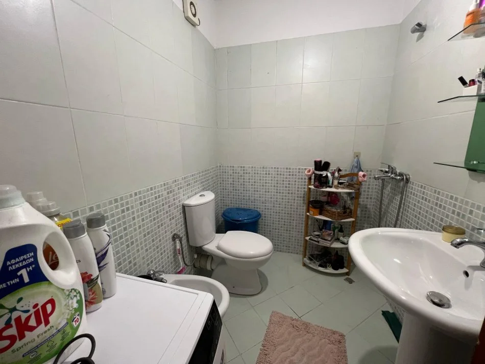 Tirane, shes apartament 2+1+Aneks+Ballkon Kati 6, 97 m² 130.000 € (Yzberisht)