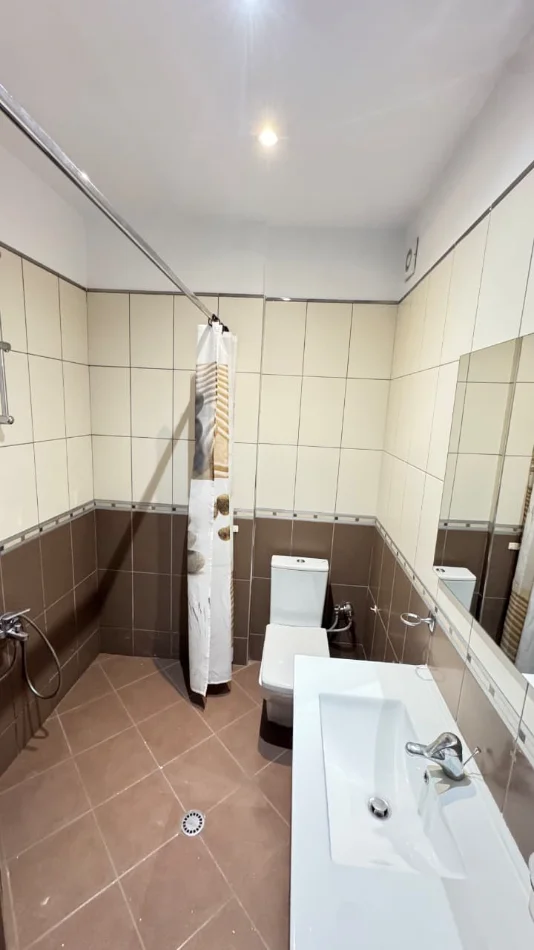 Tirane, shitet apartament 3+1+Ballkon Kati 1, 117 m² 340.000 € (Rruga Eduard Mano)