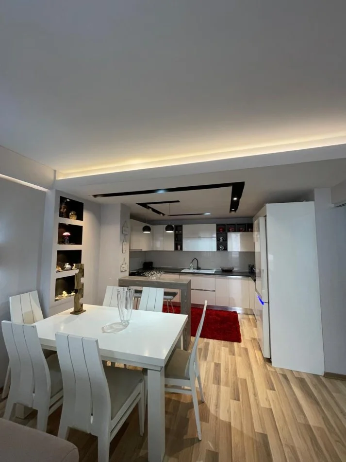 Tirane, jepet me qera apartament 2+1+Ballkon Kati 2, 110 m² 1.000 € (Rruga.Sulejman Pasha)