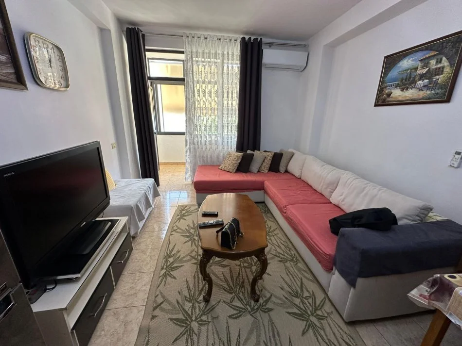 Tirane, shitet apartament 1+1+Ballkon Kati 3, 65 m² 93.000 € (Rruga e Dibres, Spital Amerikan 2)