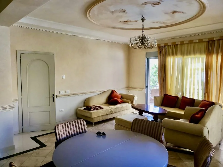 Radhime - Orikum, shitet Vile 4+1+Ballkon Kati 1, 170 m² 330.000 € (Orikum - Qender)