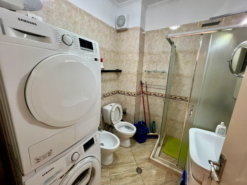 Shqiperi, shitet apartament 2+1+Ballkon Kati 5, 93 m² 258.000 € (Kopshti zoologjik)