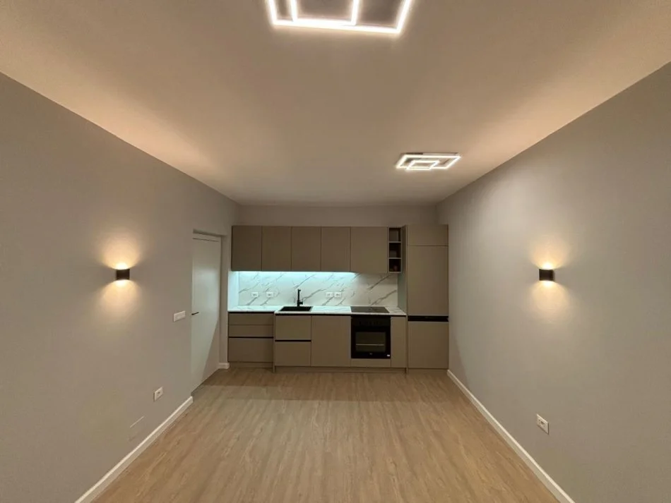 Tirane, jepet me qera apartament 2+1 Kati 1, 70 m² 700 € (Ish Ekspozita, Tirane)