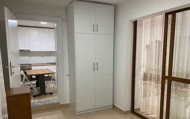 Tirane, jepet me qera apartament 2+1+Ballkon Kati 3, 87 m² 430 € (Kongresi Manastirit)