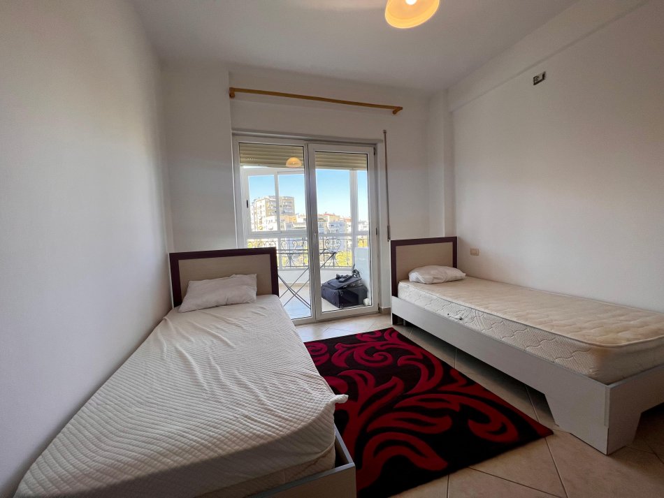 Tirane, jepet me qera apartament 2+1+Ballkon Kati 6, 105 m² 1.000 € (Kopshti Botanik)