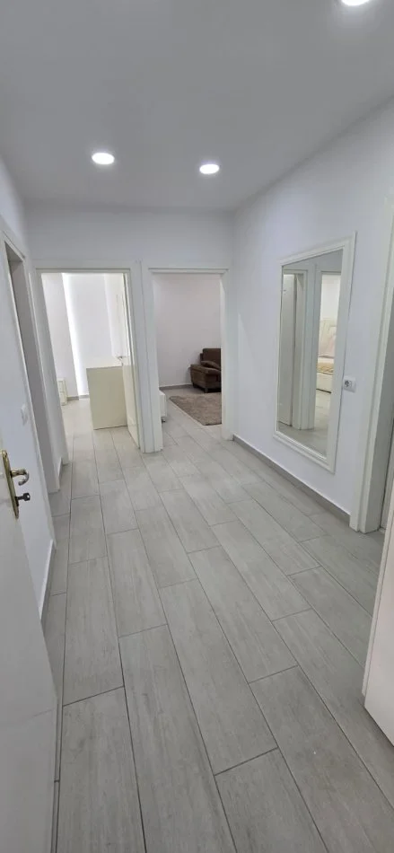 Tirane, shitet apartament 1+1 Kati 2, 57 m² 75.000 € (Halit Bgega Allias)