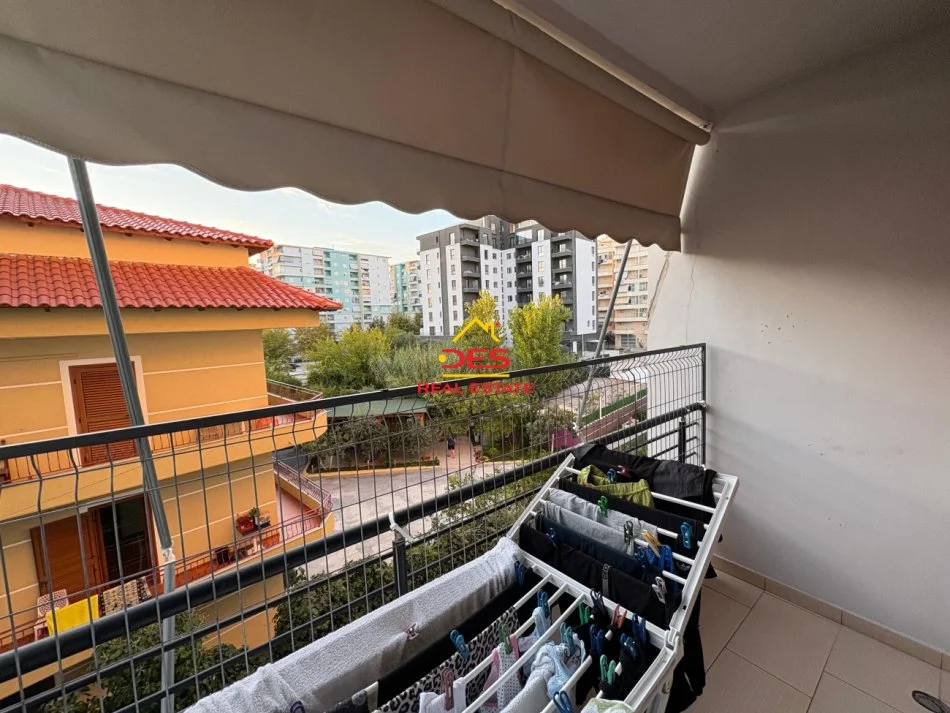 Vlore, shitet apartament 1+1+Ballkon Kati 3, 74 m² 119.000 € (Rruga Çajupi)