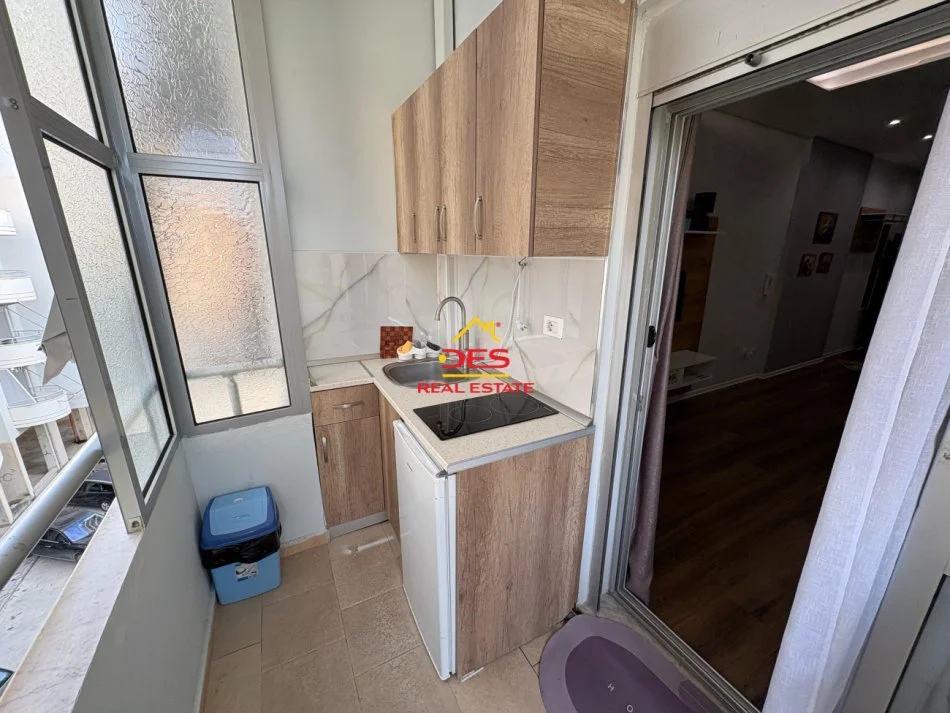 Vlore, shitet garsonier Kati 3, 2.400 m² (Rruga Murat Tërbaçi)