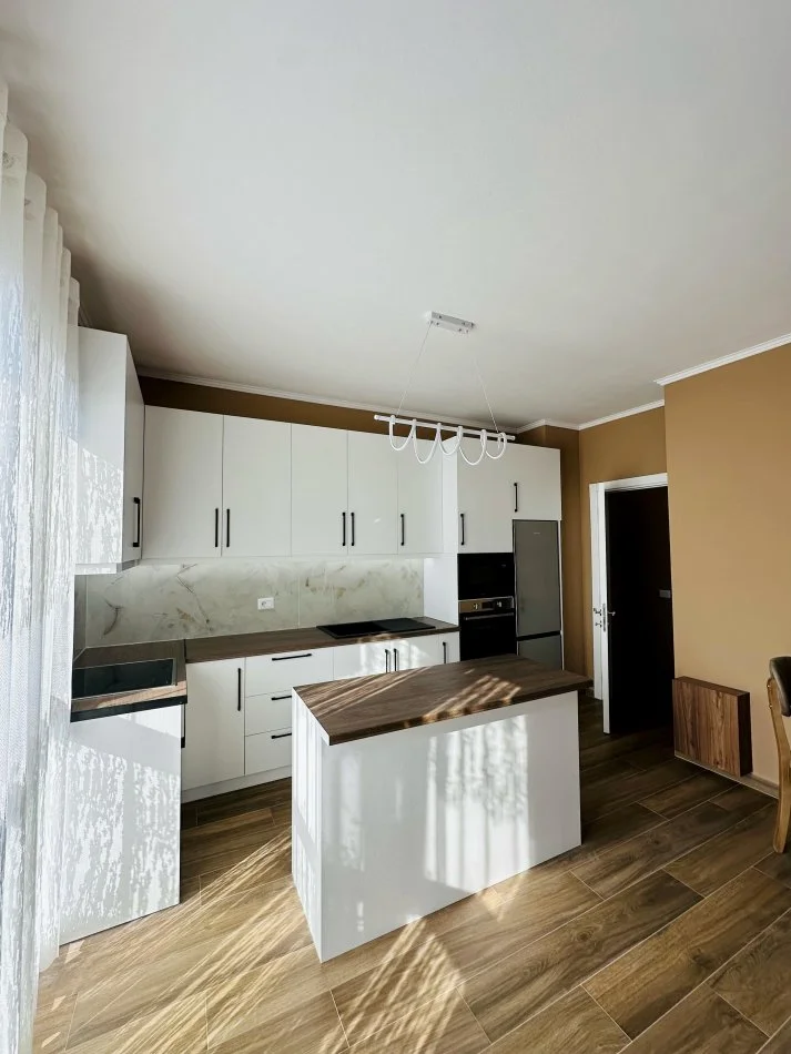 📣 QERA SUPER Apartament 2+1 Me 2 Tualete Dhe Ballkon 📍 Farmacia 10 🛣️ Rruga e "Dibres" ✨