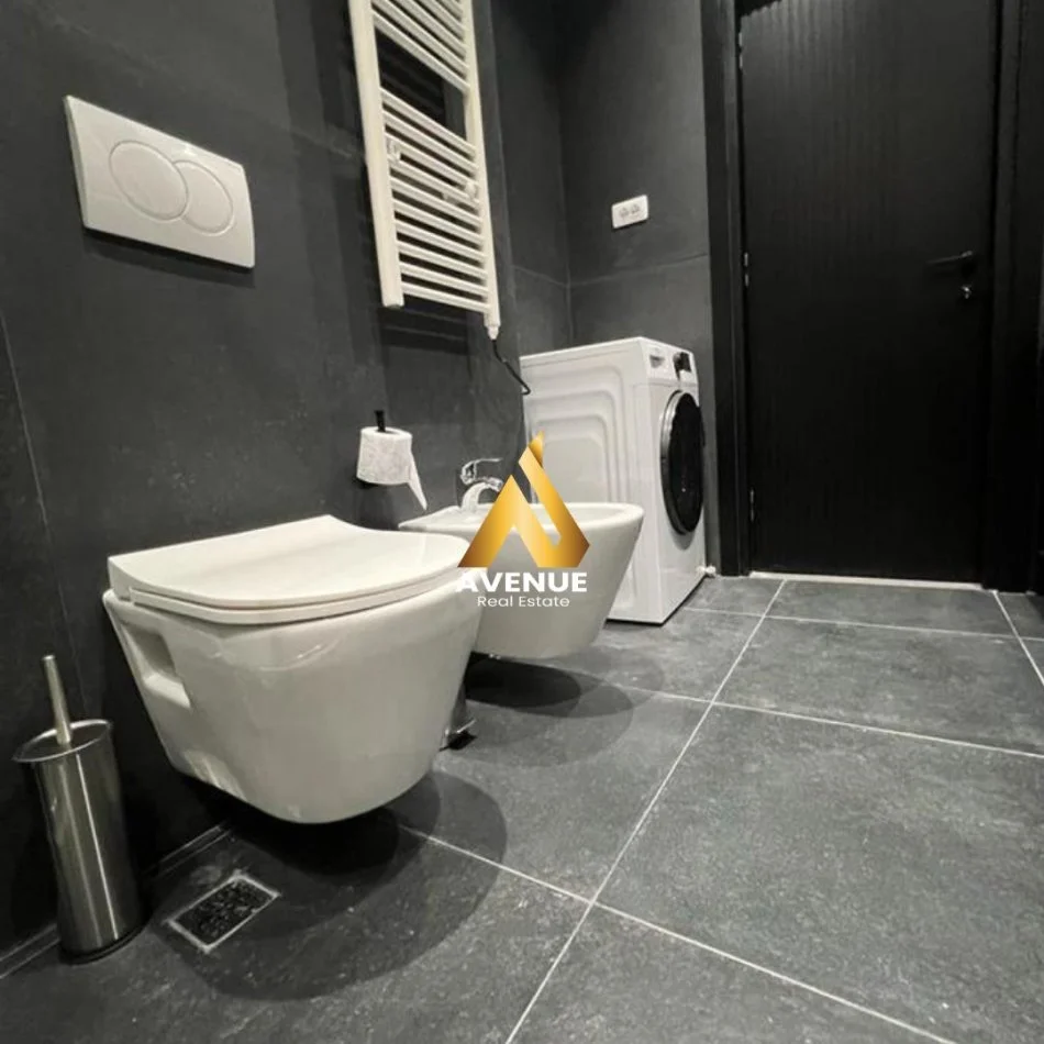 Tirane, jepet me qera apartament 2+1+Ballkon Kati 4, 80 m² 1.500 € (Rruga e Barrikadave)