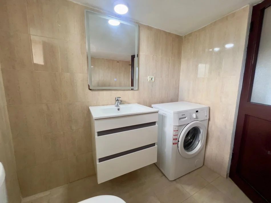 Tirane, shitet apartament 1+1+Ballkon Kati 4, 50 m² 69.000 € (rruga Vedat Kokona)