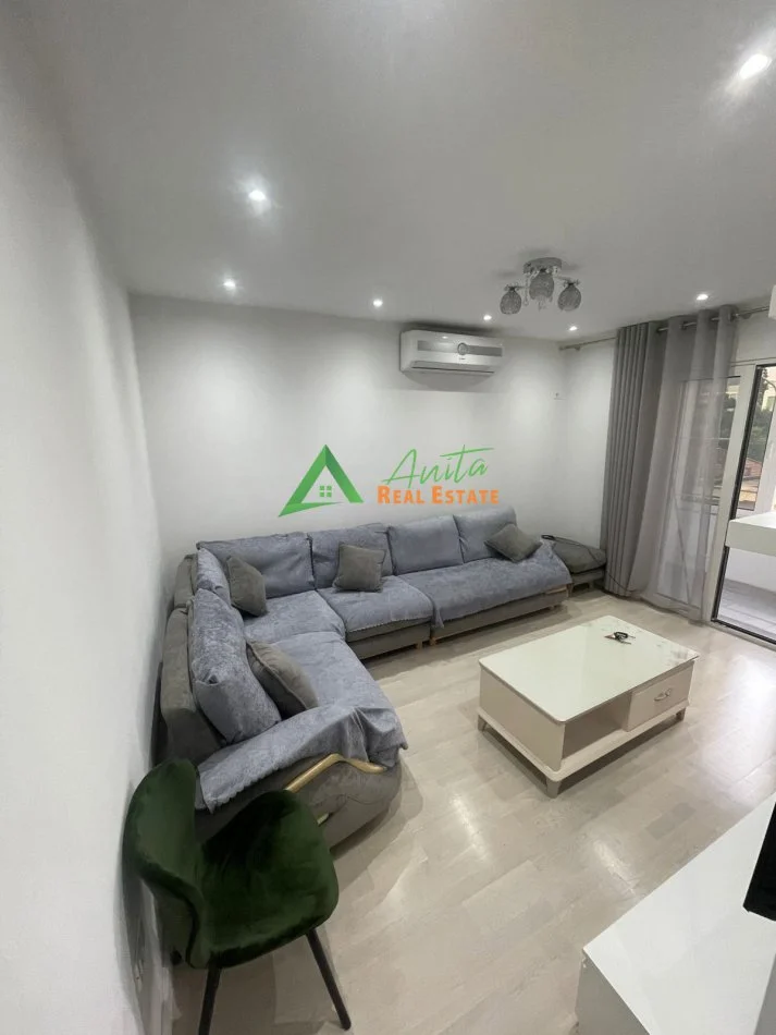 Tirane, jepet me qera apartament 1+1+Ballkon Kati 3, 64 m² (Rruga Bardhyl)