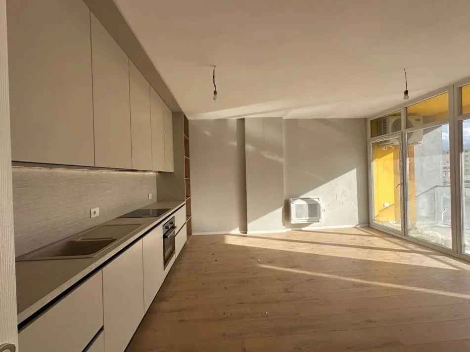 Tirane, jepet me qera apartament 2+1 , 106 m² 450 € (Bulevardi Ri)