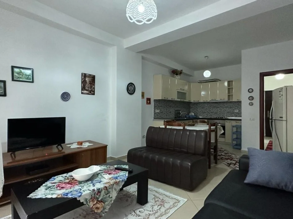 Tirane, jap me qera apartament 1+1 Kati 5, 63 m² 400 € (Astir)