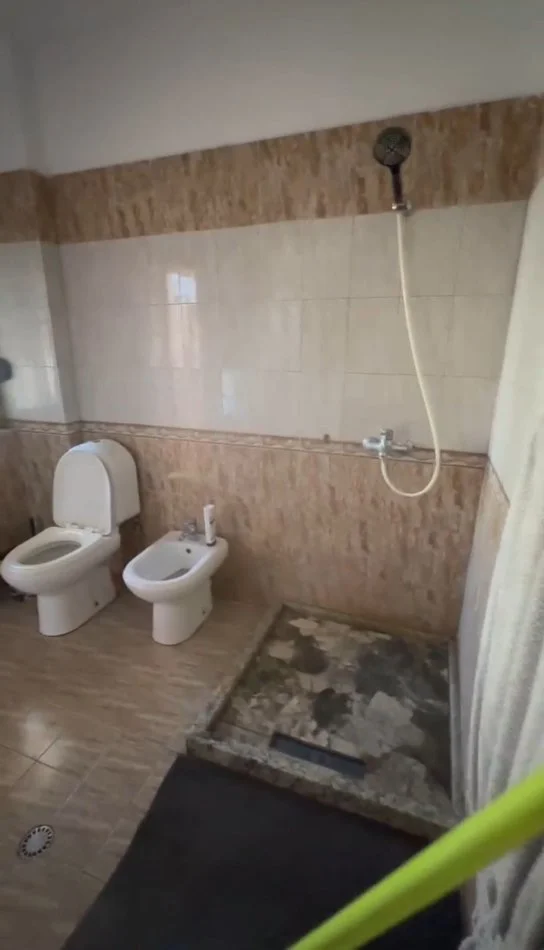 Tirane, jepet me qera apartament 1+1+Ballkon Kati 3, 60 m² 380 € (rruga Don Bosko)