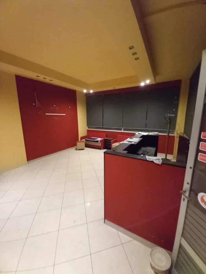 Durres, jepet me qera ambjent biznesi Kati 0, 68 m² 500 € (Vollga)
