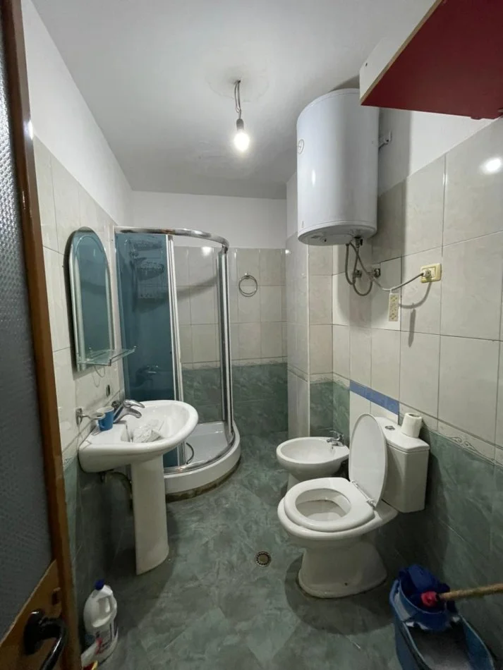 Tirane, jap me qera apartament 2+1+Ballkon Kati 2, 115 m² (Don Bosko, prane hotel Ferrarit)