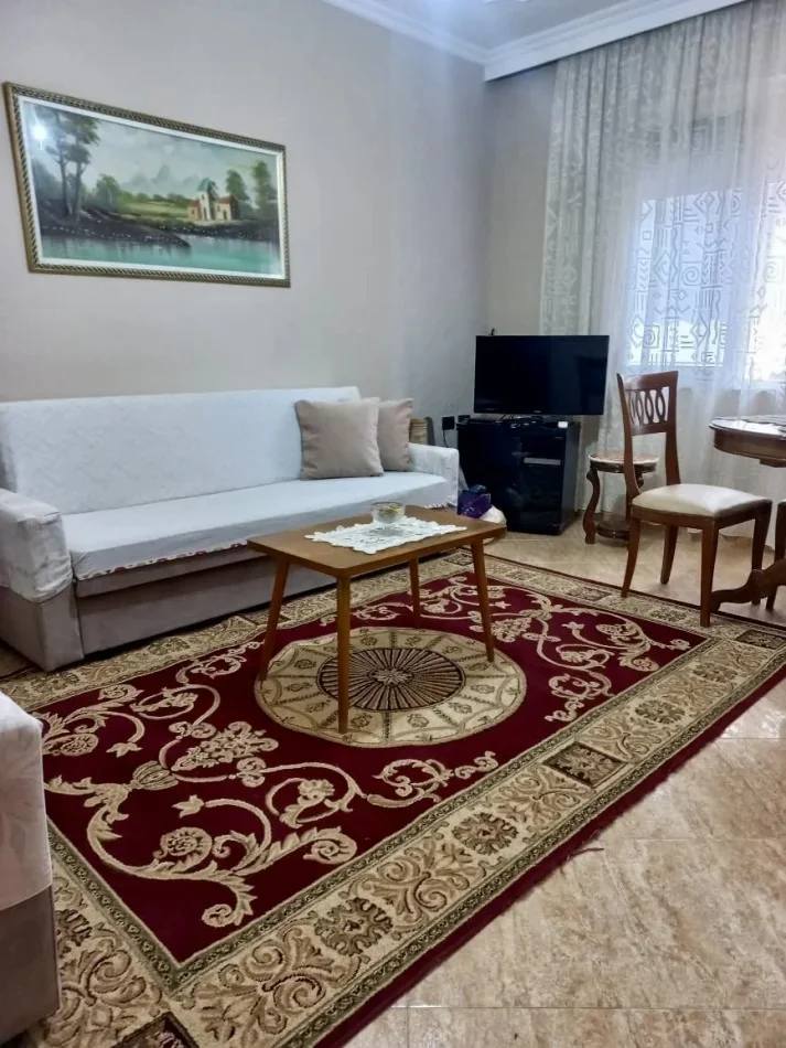 Tirane, jepet me qera apartament 2+1+Aneks+Ballkon Kati 3, 84 m² 600 € (rruga e elbasanit)