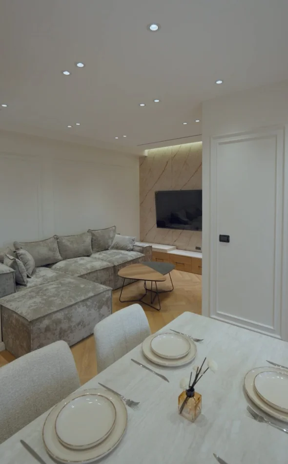 Tirane, shes apartament 2+1 Kati 7, 101 m² 261.000 € (Pallati me shigjeta)