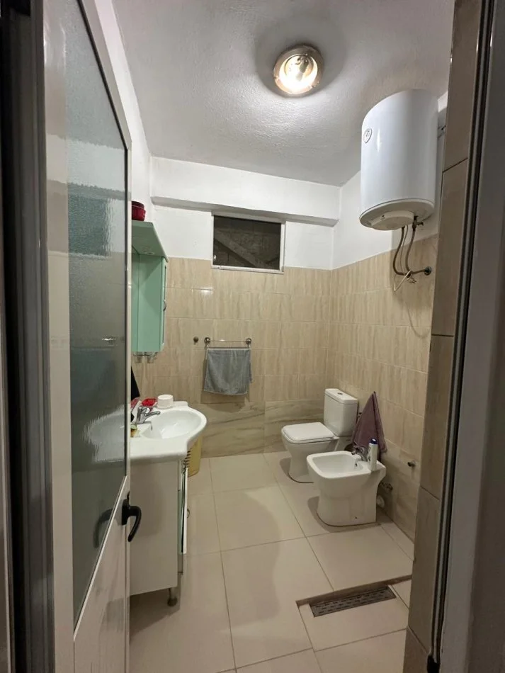 Tirane, jepet me qera shtepi 2+1 Kati 2, 350 € (Shkolla Murat Toptani)