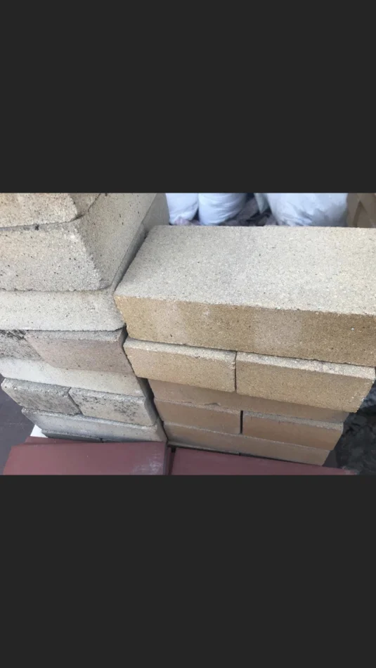 Tirane, shes Tulla shamat, Pllaka balte, Tulla xhami, etj 10 €