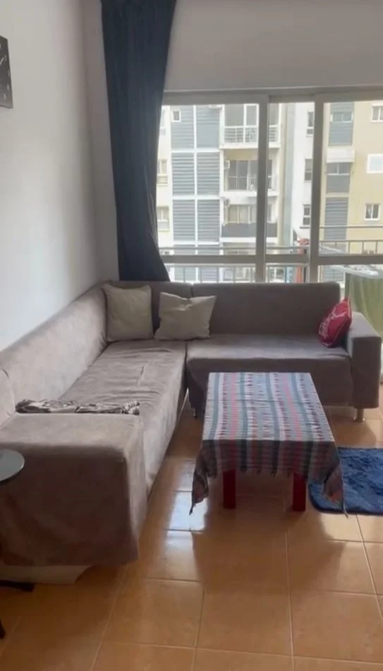 Tirane, jepet me qera apartament 1+1+Ballkon Kati 3, 55 m² 400 € (Ish Fusha Aviacionit)