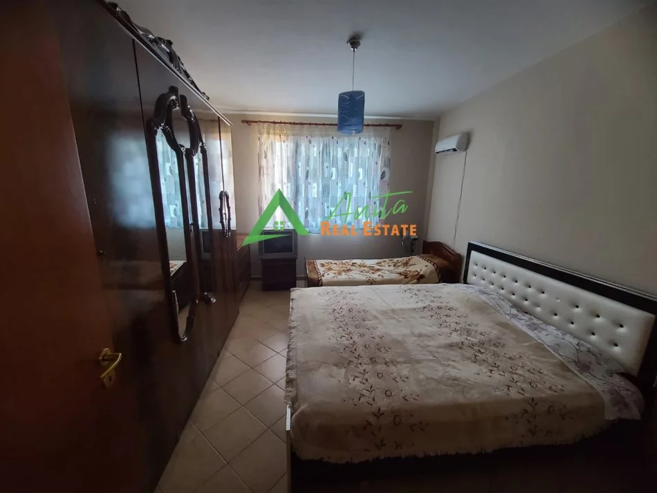 Tirane, jepet me qera apartament 1+1+Ballkon Kati 7, 70 m² 400 € (Kinostudio)