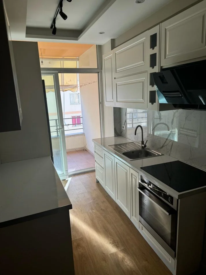 jepet me qera apartament 2+1 kompleksi dine fratari astir , 400 €