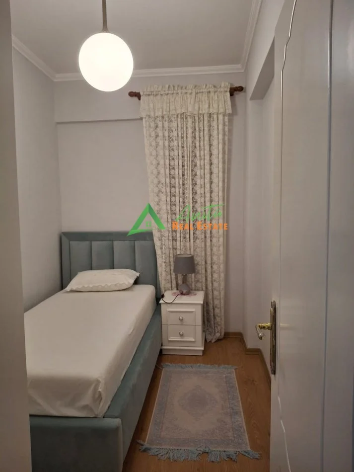 Tirane, jepet me qera apartament 1+1+Aneks+Ballkon Kati 2, 90 m² 70 000 Leke (Myslym Shyri)
