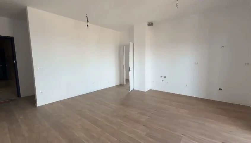 Tirane, jepet me qera zyre Kati 12, 128 m² 850 € (21 Dhjetori)