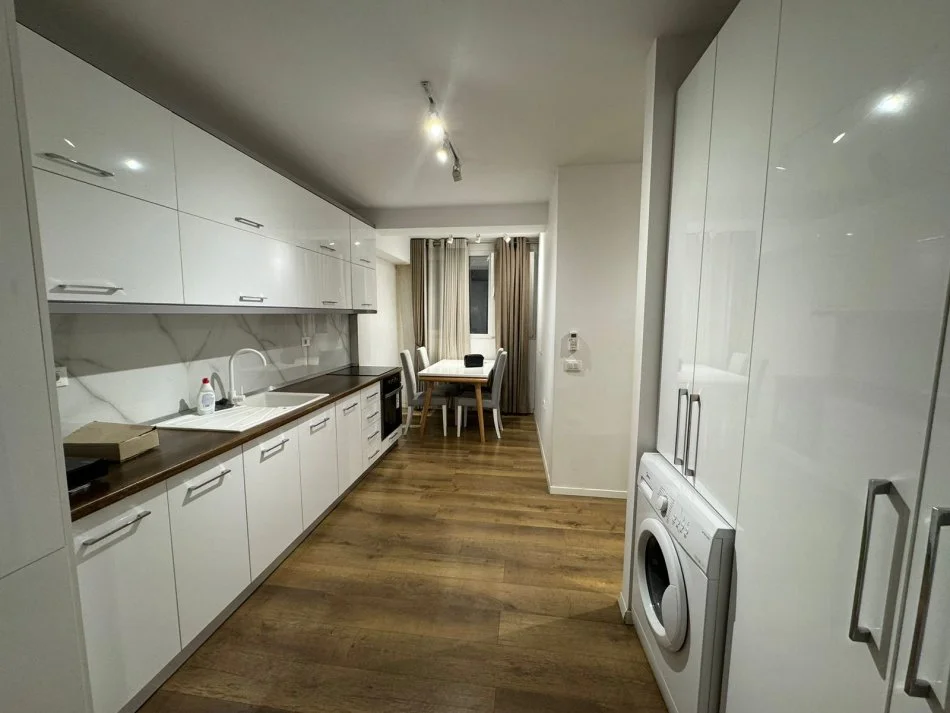 Tirane, jepet me qera apartament 1+1 Kati 4, 50 m² 500 € (ABDYL FRASHERI)