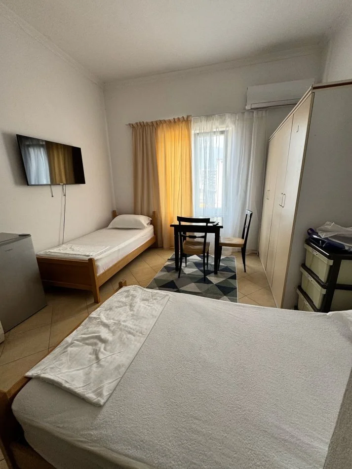 Tirane, Jepet me Qira Garsonier, Kati 5, 300 € (5 Maji, Mbrapa Concord Center), OPP50992