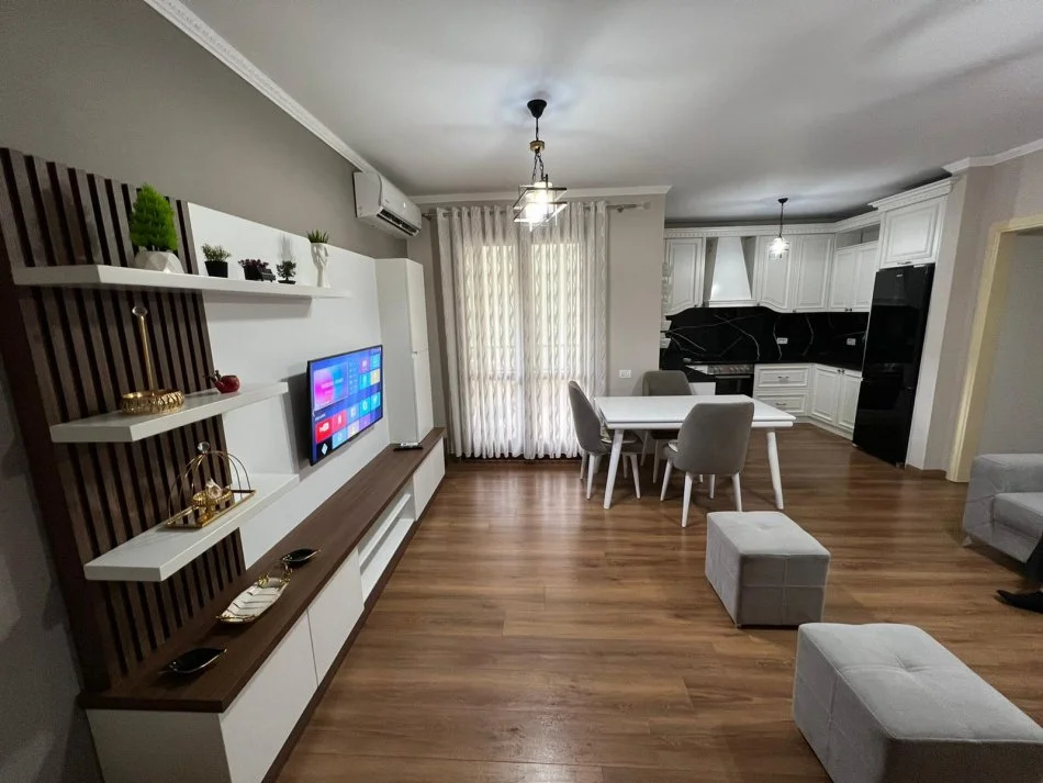 Tirane, shitet apartament 2+1 Kati 2, 97 m² 190.000 €