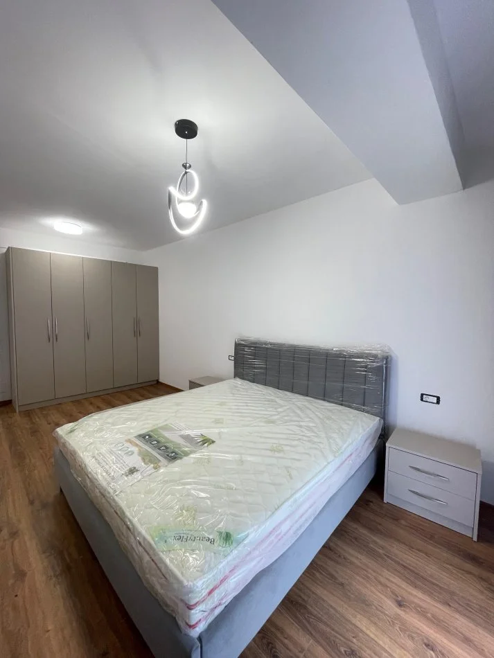 Tirane, jepet me qera apartament 1+1+Ballkon+ Post Parkimi, Kati 2, 91 m² 600 € (Rezidenca Kodra e Diellit 2)