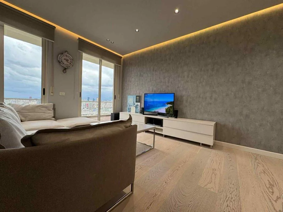 Tirane, jepet me qera apartament 2+1+Ballkon Kati 3, 100 m² 950 € (RRUGA PETI LIQENI I THATE)