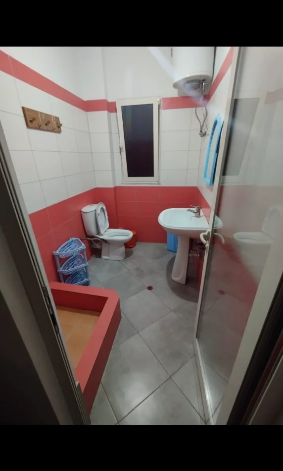Tirane, jepet me qera apartament 2+1 Kati 3, 75 m² 350 € (Kodra e Priftit)