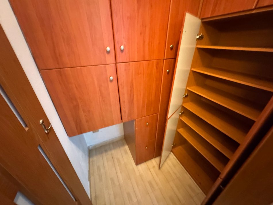 Tirane, jepet me qera apartament 2+1 Kati 8, 100 m² 700 € (stacioni i trenit)