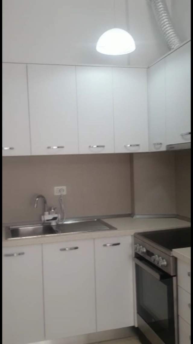 Tirane, jepet me qera apartament 1+1+BLK Kati 5, 65 m² 40.000 Leke (prane Globe)