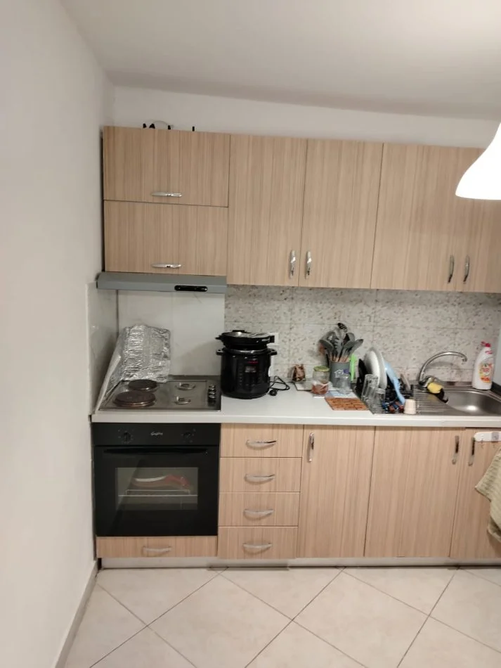 Tirane, jepet me qera shtepi 1+1+Aneks Kati 1, 80 m² 500 €
