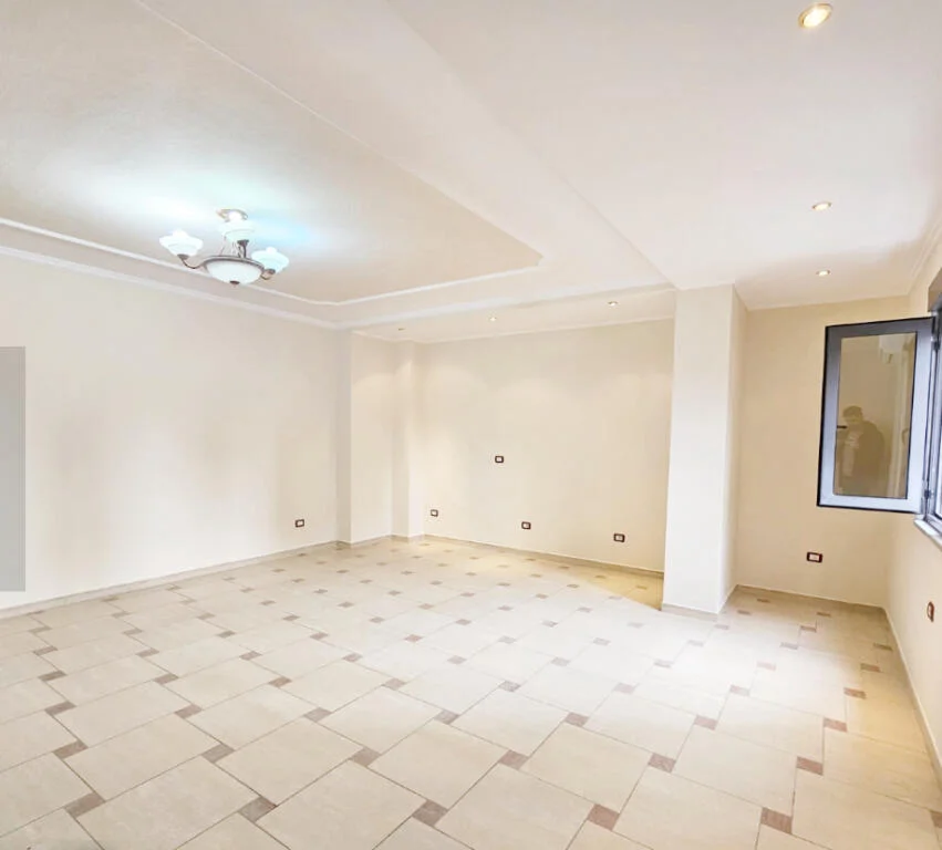 jepet me qera , 950 €