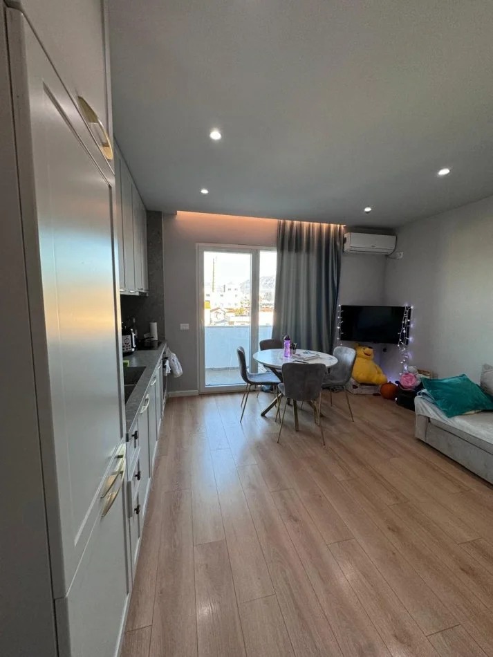 Tirane, shitet apartament 1+1 Kati 4, 74 m² 135.000 € (Rruga Osman Jonuzi)