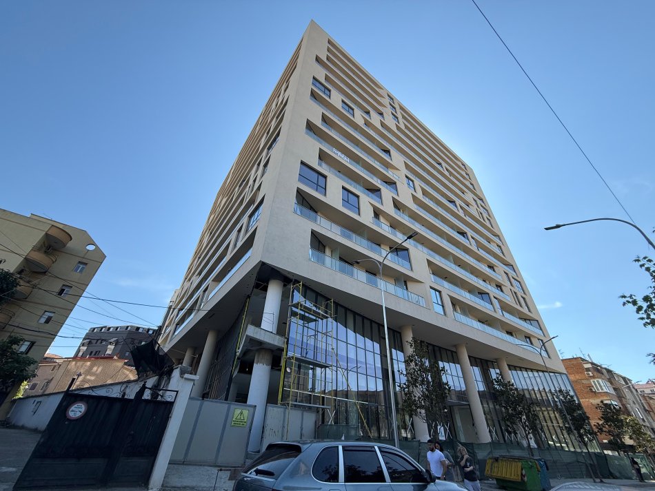 Tirane, shitet apartament 3+1+Ballkon Kati 9, 139 m² 320.000 € 