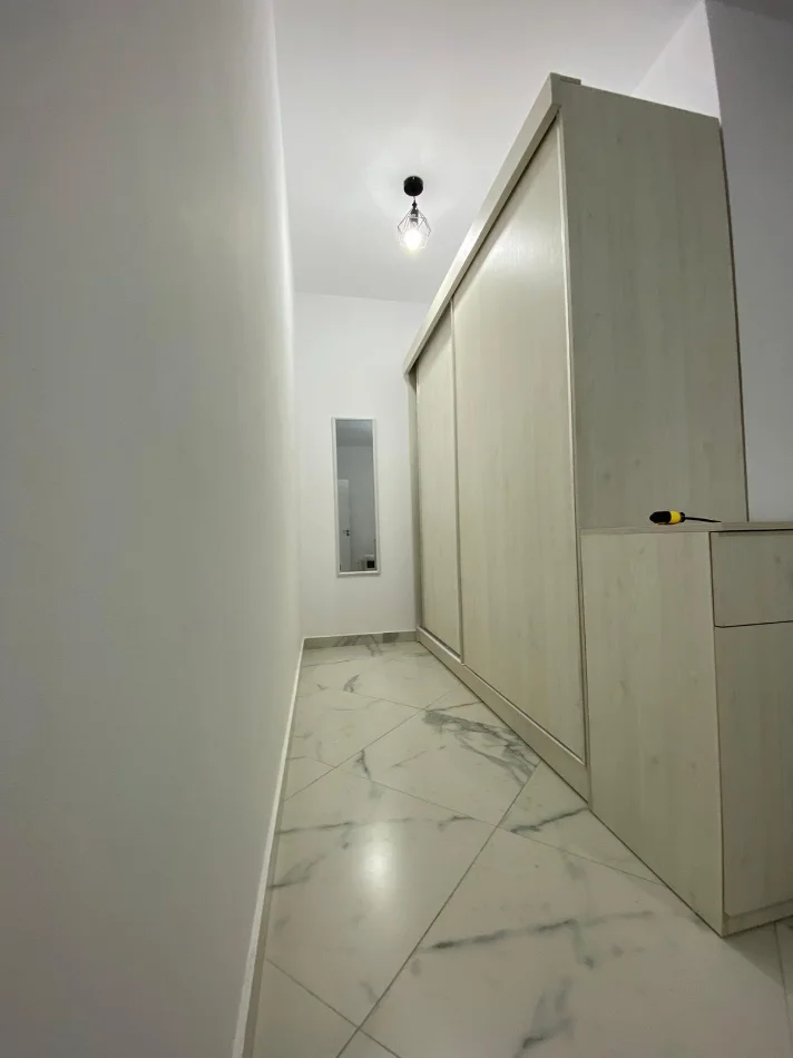 Tirane, jepet me qera apartament 1+1+Ballkon Kati 5, 60 m² 520 € (Don Bosko)