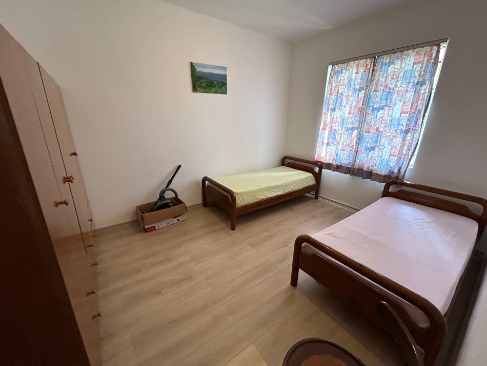 Tirane, jepet me qera apartament 3+1 Kati 1, 100 m² 500 € (rruga stavri themeli)