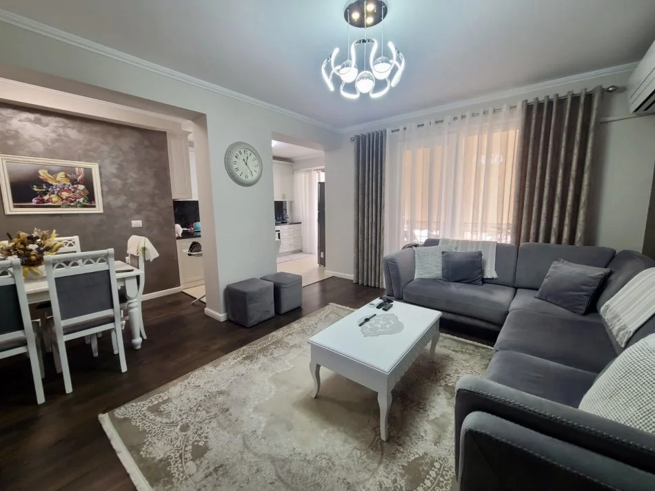 Tirane, shitet apartament 2+1+Aneks+Ballkon Kati 4, 113 m² 260.000 € (Selvia)